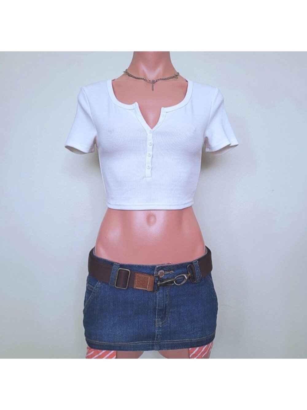 L&t Minimalist White Scoop Neck Henley Cropped Short Sleeve (8)